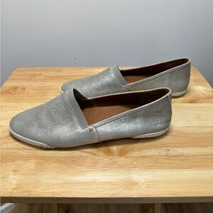 FRYE - Melanie Slip-On sneaker loafer Silver  - Size: 9.5